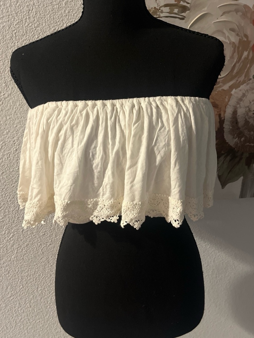 Hollister Off-Shoulder Cream Crochet-Hem Crop Top